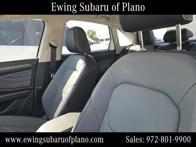 Used 2025 Volkswagen Jetta SEL FWD image 6