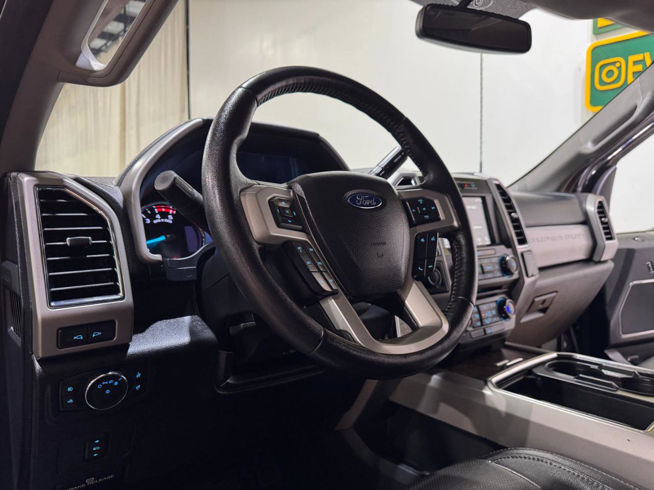 Used 2018 Ford F250 Lariat w/ FX4 Off-Road Package AWD/4WD image 9