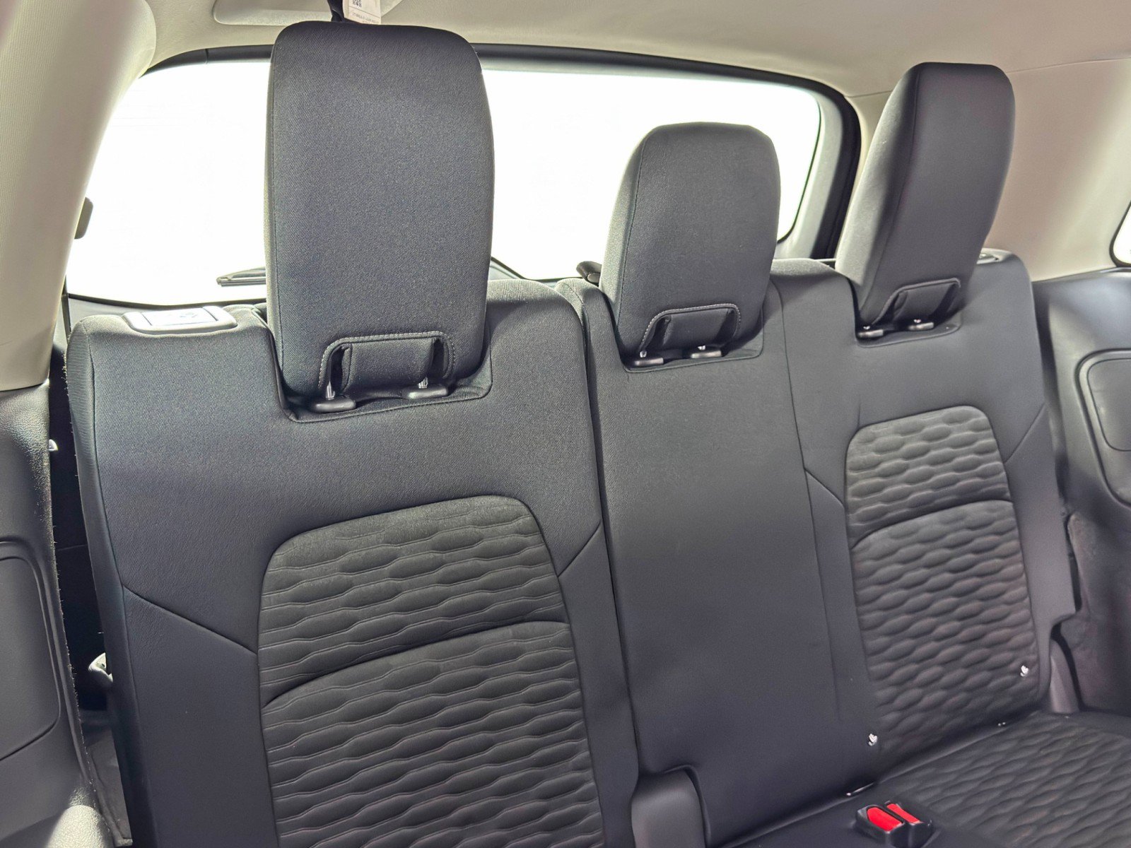 Used 2022 Nissan Pathfinder SV image 36