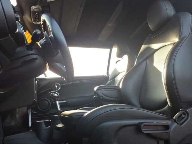 Used 2019 MINI Cooper S w/ Signature Upholstery Package image 27