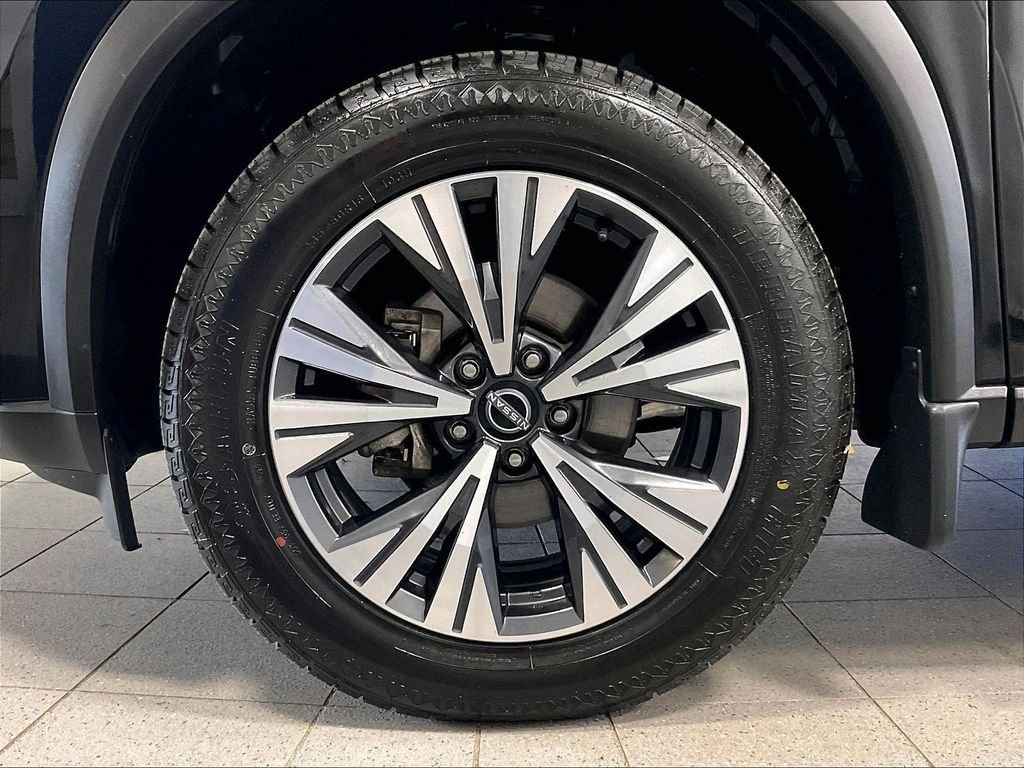 Used 2023 Nissan Rogue SV AWD/4WD image 7