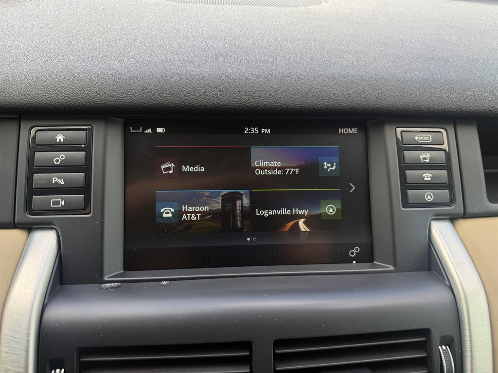 Used 2018 Land Rover Discovery Sport HSE AWD/4WD image 15