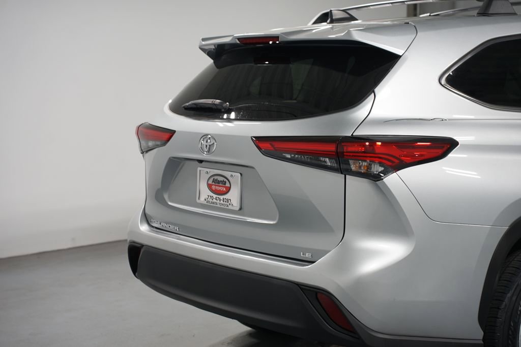 Used 2023 Toyota Highlander LE image 9
