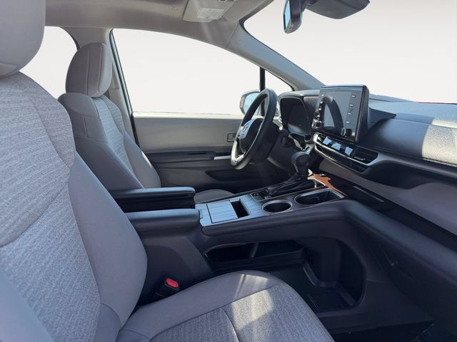 Certified 2022 Toyota Sienna LE w/ LE Plus Package AWD/4WD image 13