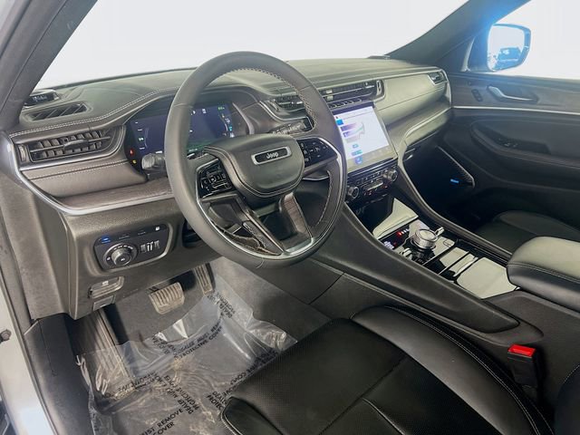 Used 2022 Jeep Grand Cherokee Overland w/ Luxury Tech Group IV AWD/4WD image 11