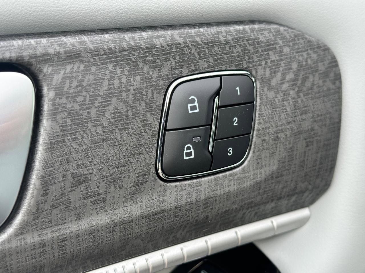 New 2026 Ford Explorer Platinum image 13