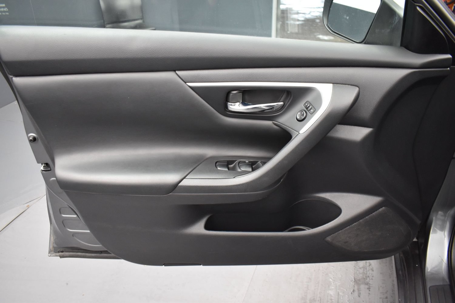 Used 2017 Nissan Altima 2.5 S w/ Power Driver Seat Package FWD image 9