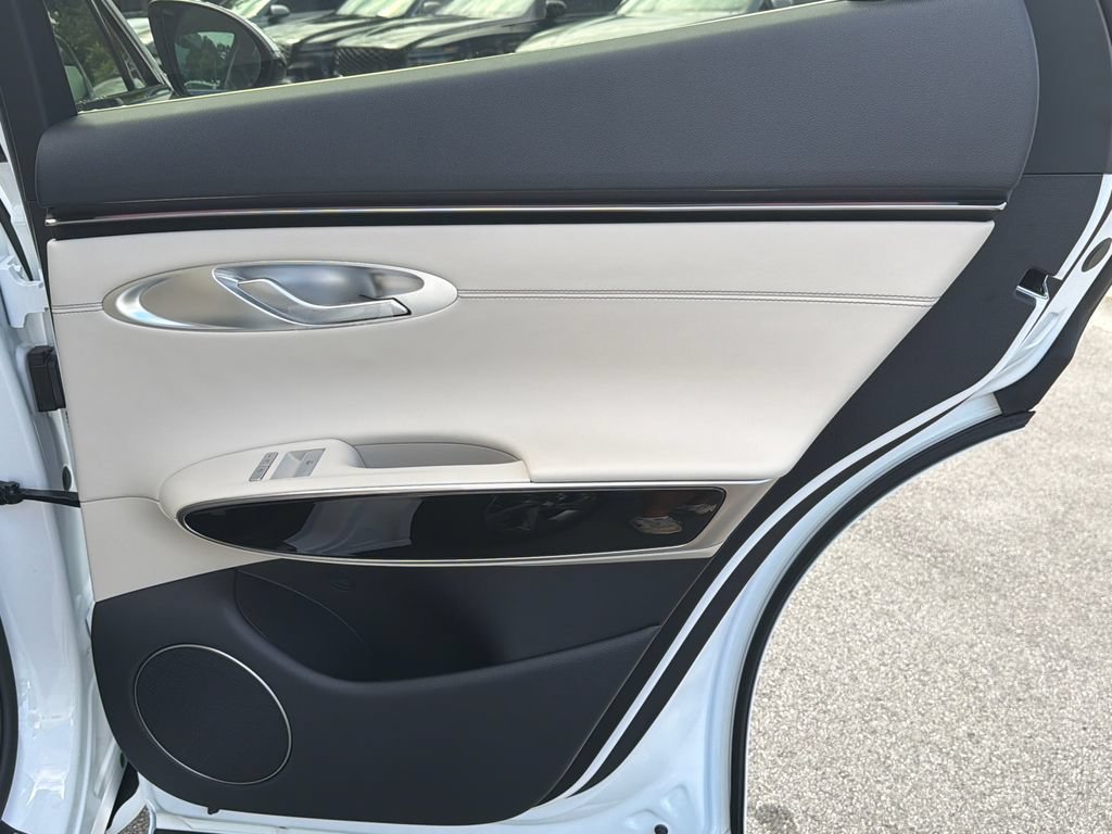 New 2027 Genesis GV70 2.5T AWD/4WD image 18