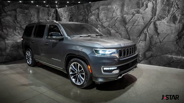 Used 2024 Jeep Wagoneer Series III w/ Premium Group I image 23