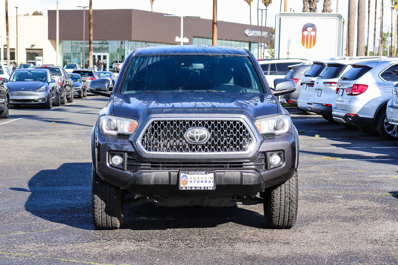 Used 2019 Toyota Tacoma TRD Off-Road w/ Technology Package image 2