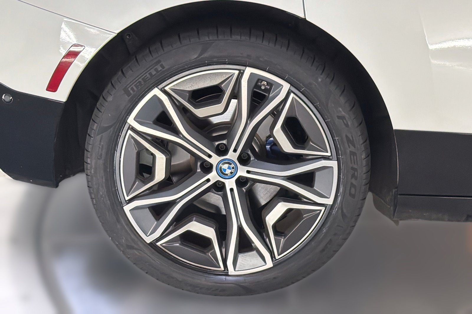 Certified 2024 BMW iX xDrive50 w/ Premium Package AWD/4WD image 12