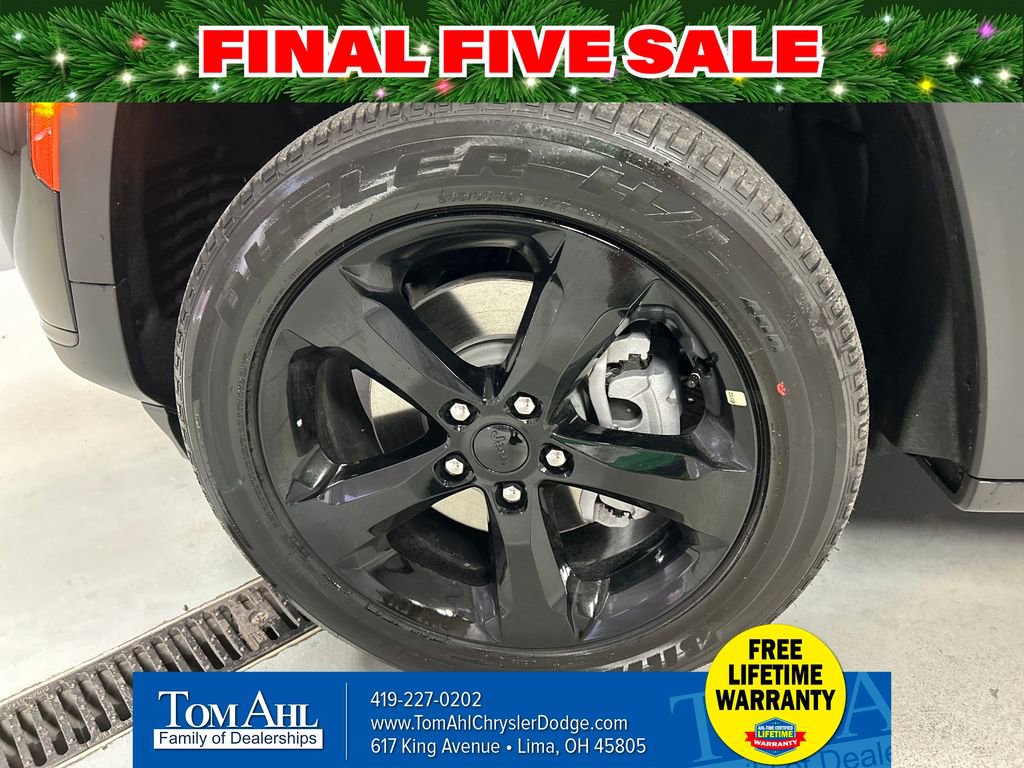 New 2025 Jeep Grand Cherokee L Laredo image 9