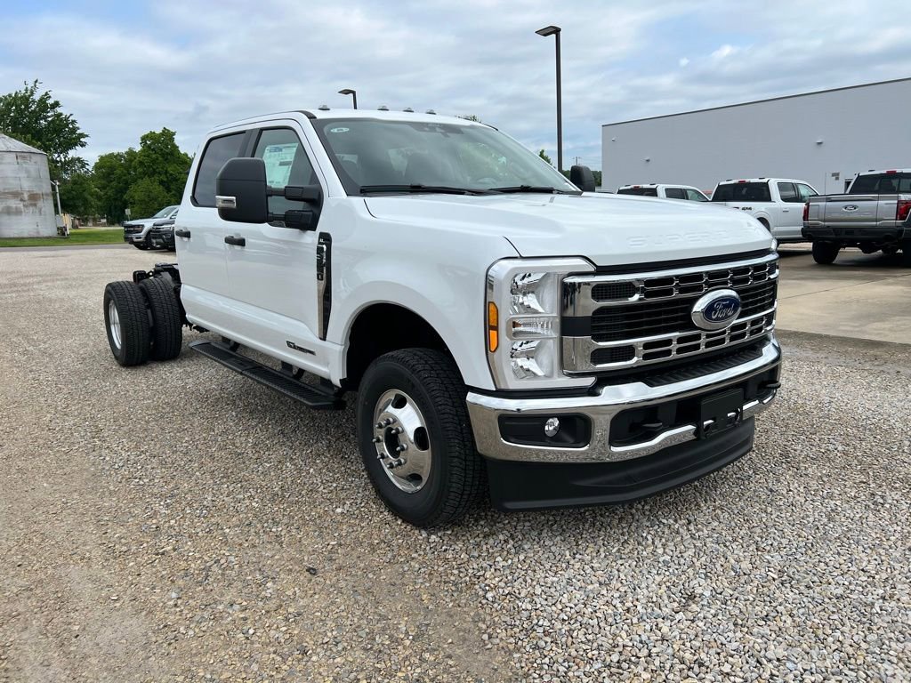 New 2025 Ford F350 XL w/ XL Chrome Package