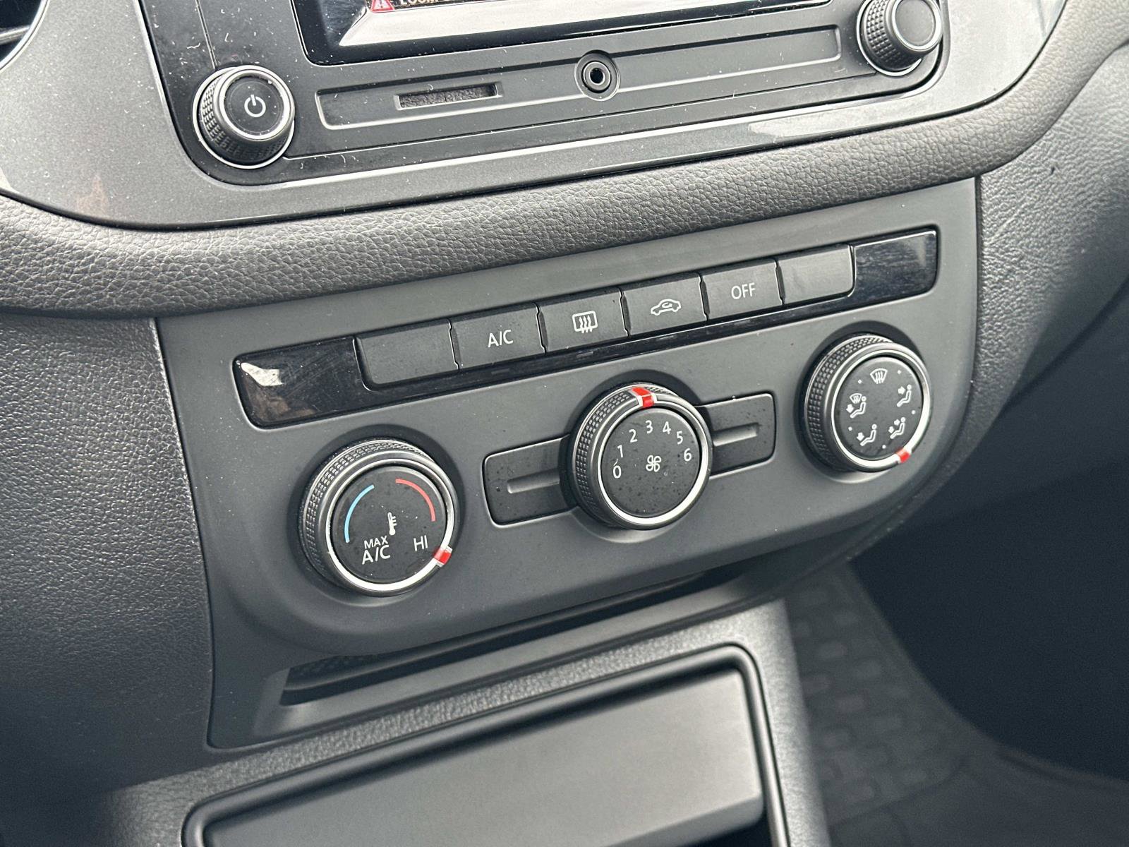 Used 2017 Volkswagen Tiguan Limited image 27