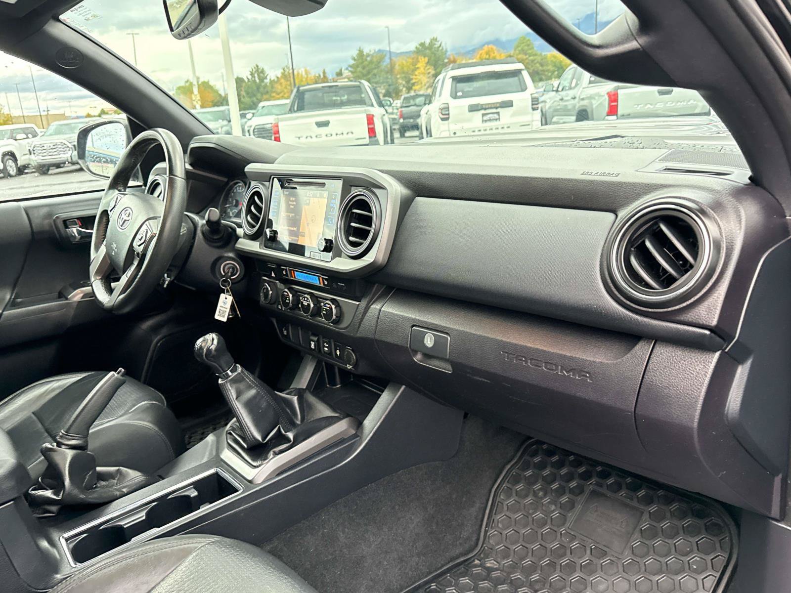 Used 2019 Toyota Tacoma TRD Sport AWD/4WD image 19