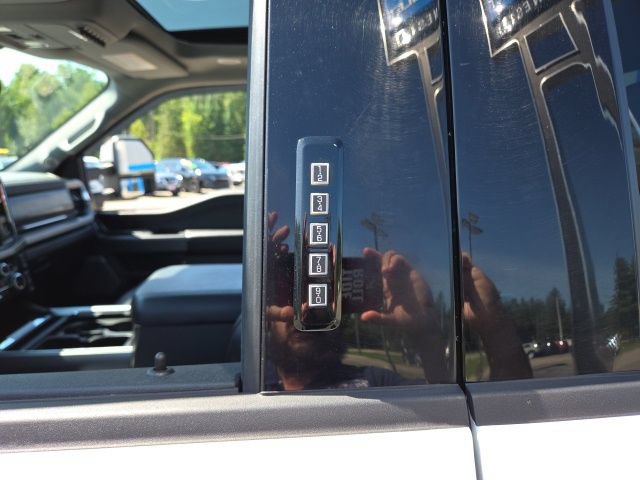 Used 2023 Ford F250 Lariat w/ Lariat Ultimate Package AWD/4WD image 20