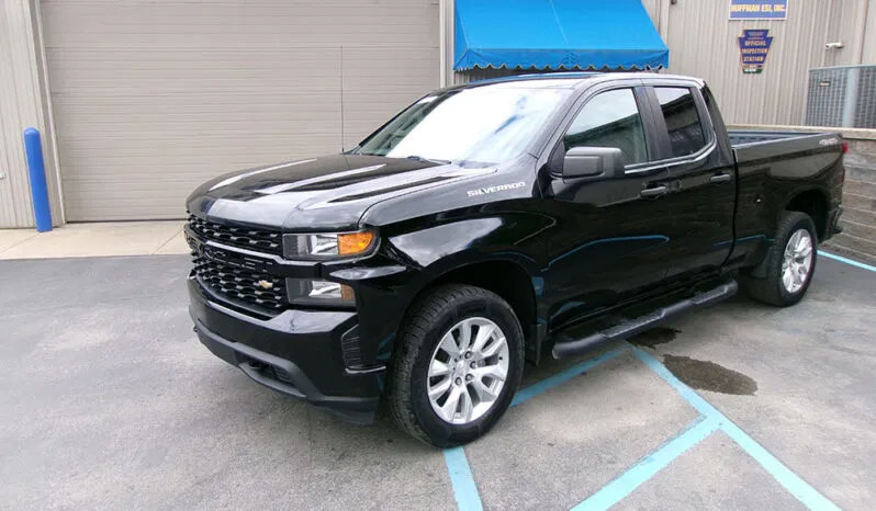 Used 2019 Chevrolet Silverado 1500 Custom w/ Custom Convenience Package AWD/4WD image 4