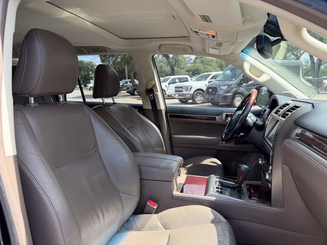 Used 2015 Lexus GX 460 w/ Premium Package AWD/4WD image 17