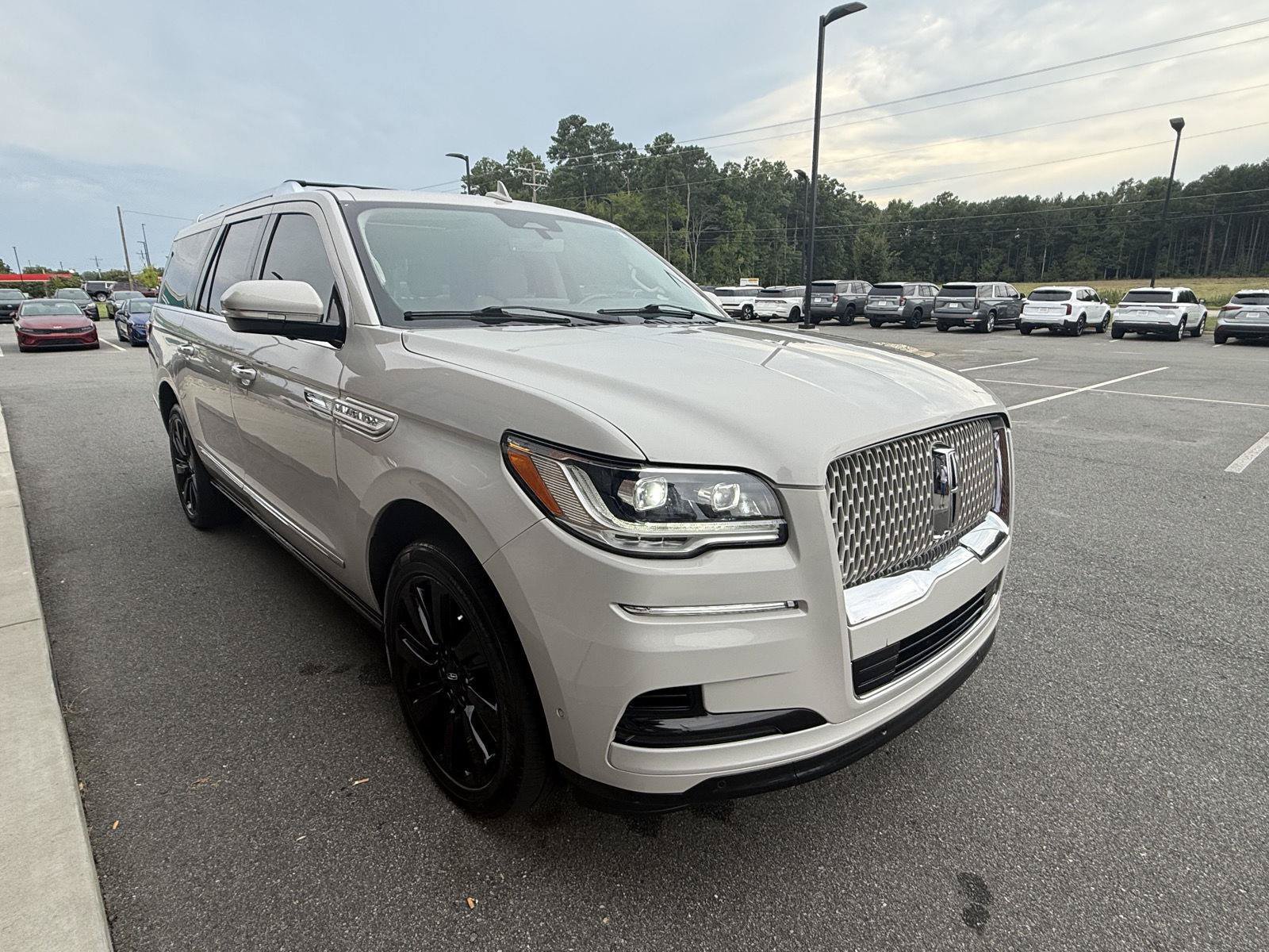 Used 2022 Lincoln Navigator L Reserve RWD image 34