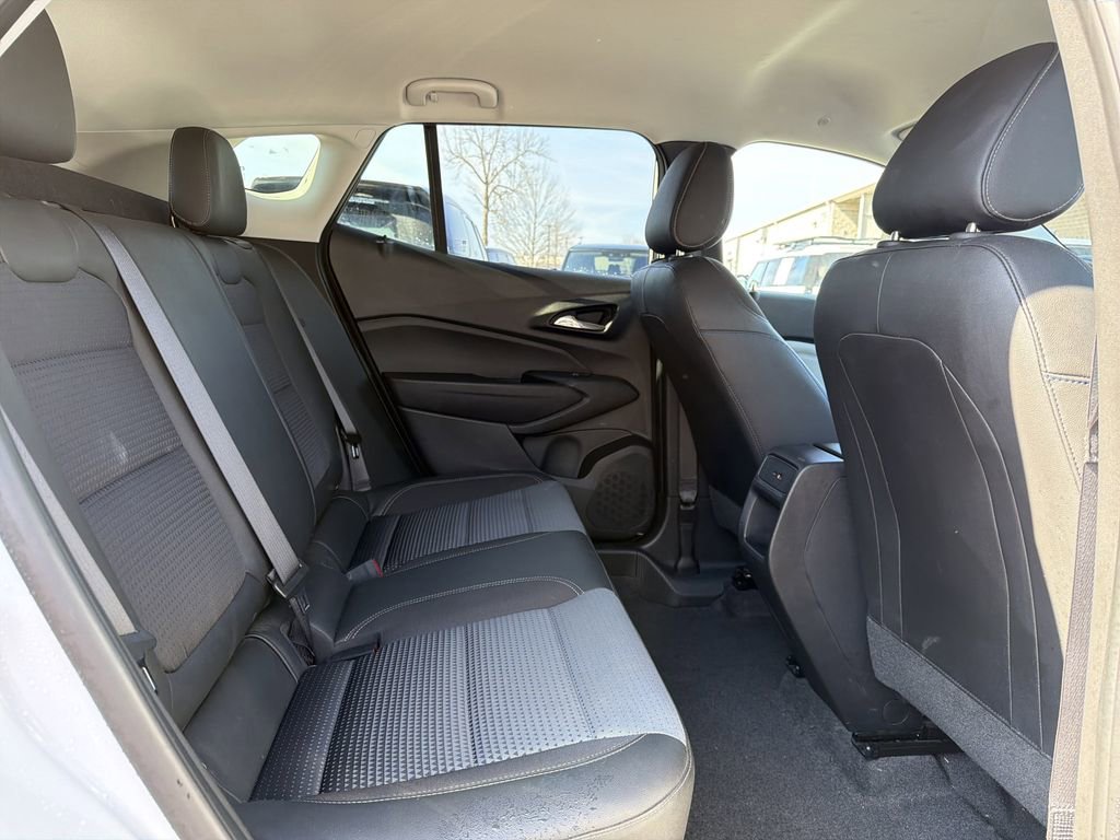 Used 2025 Chevrolet Trax LT image 16
