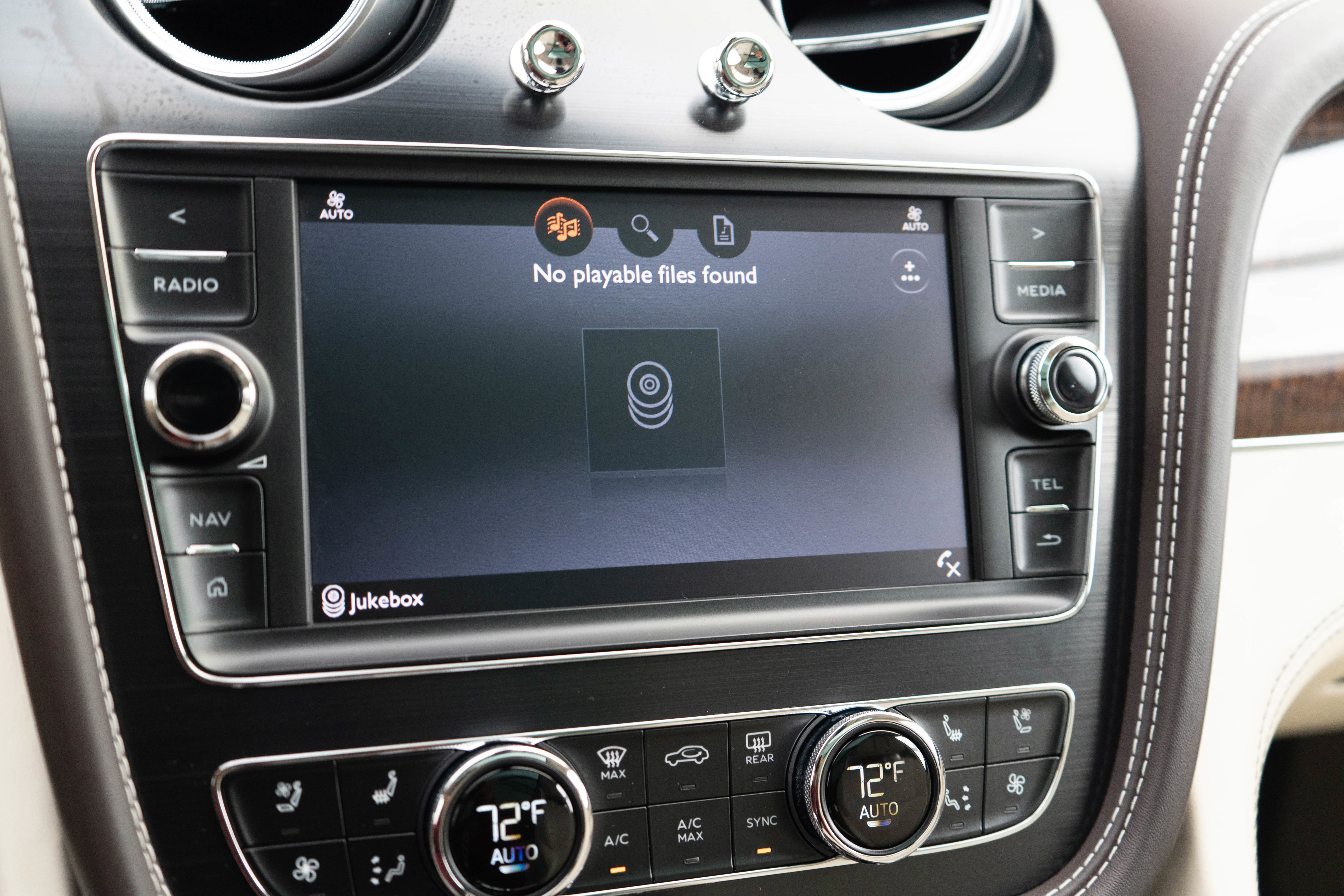 Used 2017 Bentley Bentayga image 22