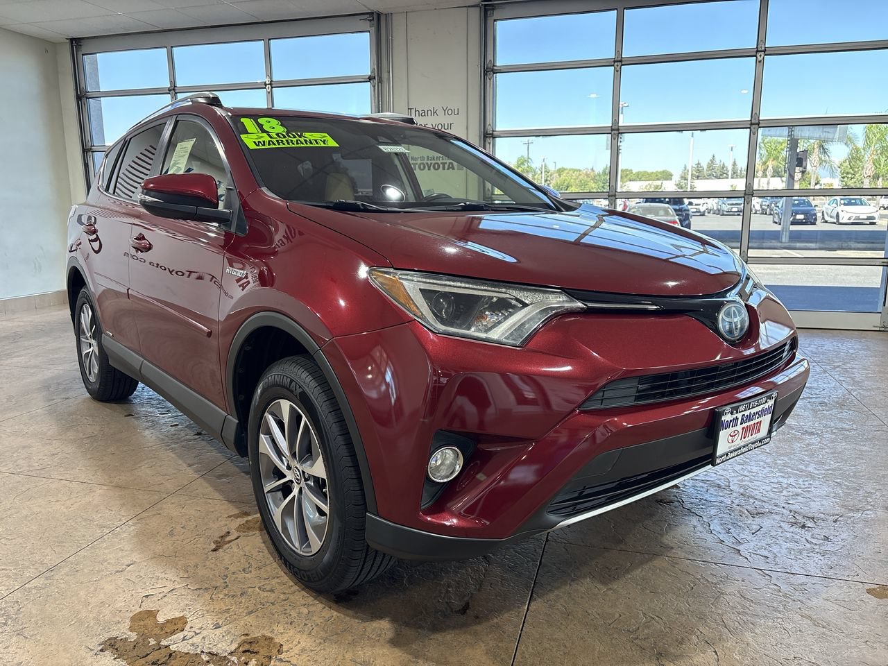 Used 2018 Toyota RAV4 XLE w/ Carpet Mat Package AWD/4WD image 4