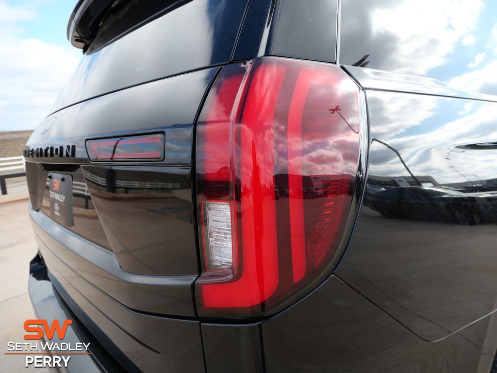 New 2026 Ford Expedition Platinum image 9