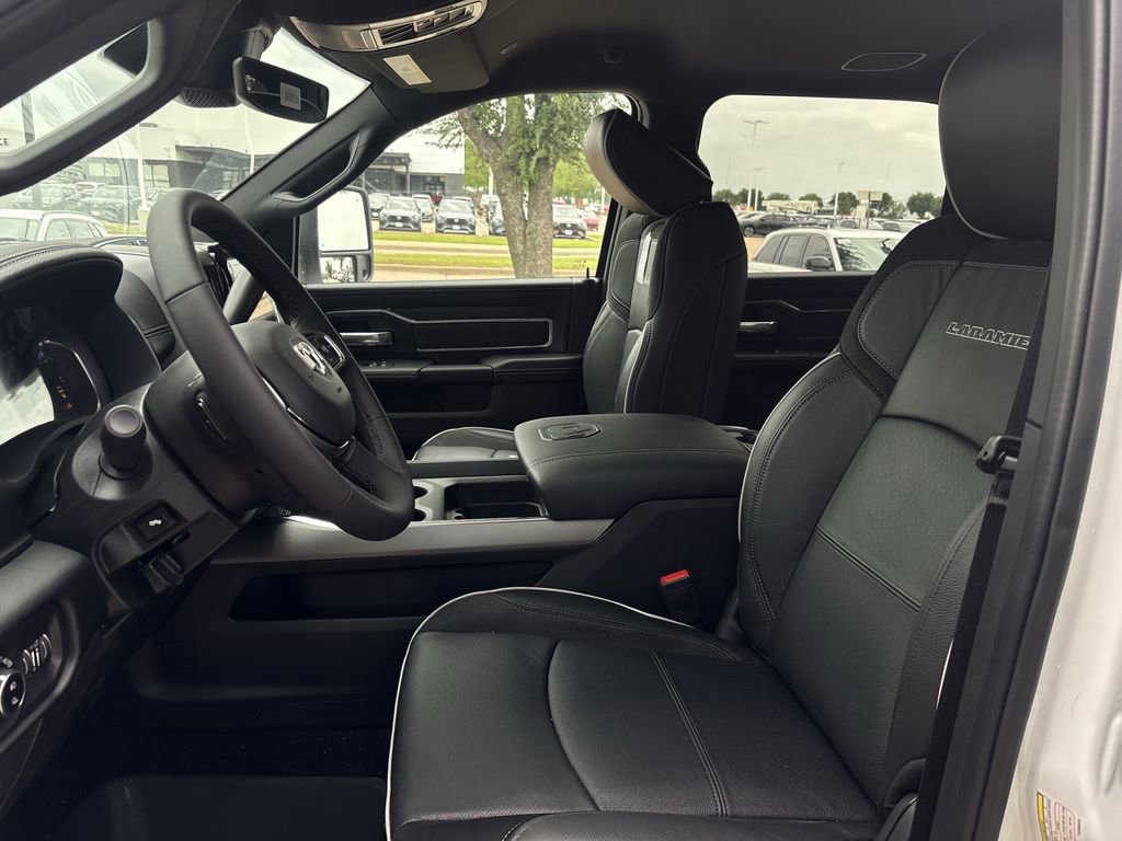 New 2026 RAM 2500 Laramie AWD/4WD image 24