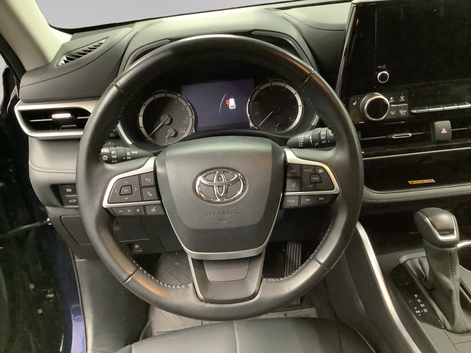 Used 2023 Toyota Highlander XLE image 12