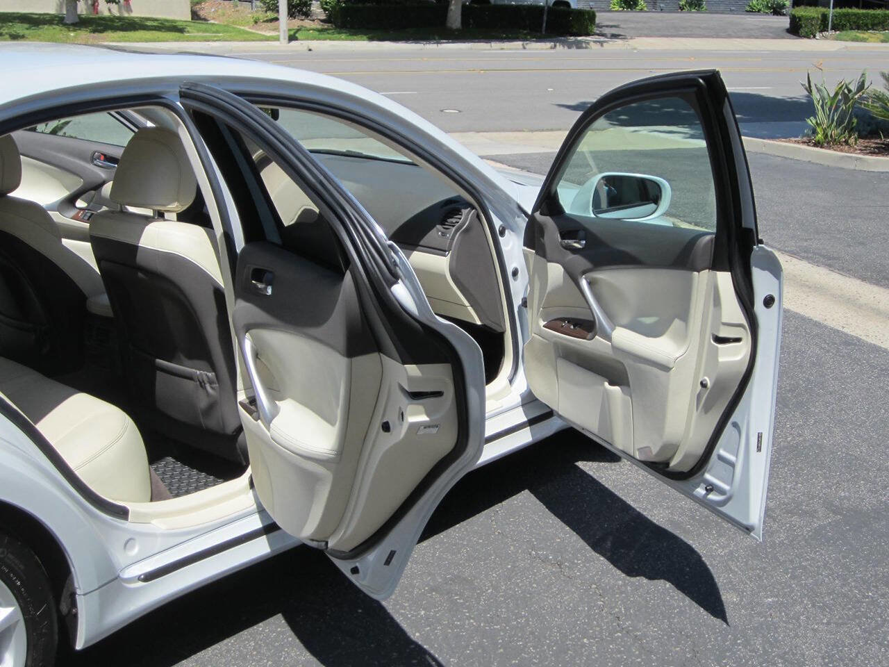 Used 2011 Lexus IS 250 w/ Premium Pkg Value Edition RWD image 15