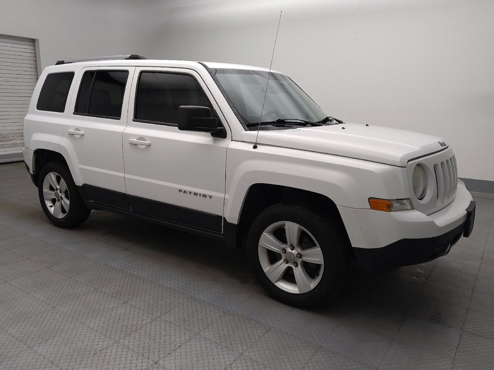 Used 2014 Jeep Patriot Limited w/ Sun/Sound Group FWD image 11