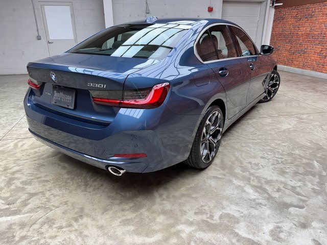 Used 2026 BMW 330i xDrive Sedan w/ Premium Package AWD/4WD image 5