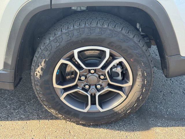 Certified 2023 Jeep Grand Cherokee Trailhawk AWD/4WD image 11
