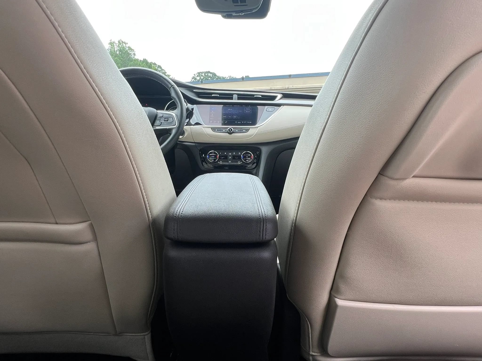 Used 2020 Buick Encore GX Essence w/ Experience Buick Package AWD/4WD image 27
