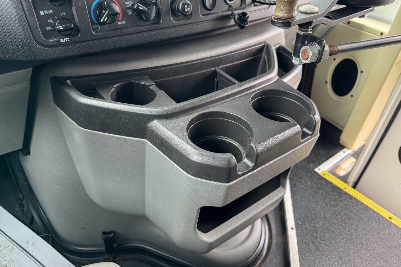 Used 2011 Ford E-350 and Econoline 350 Extended Super Duty w/ PWR Group RWD image 31