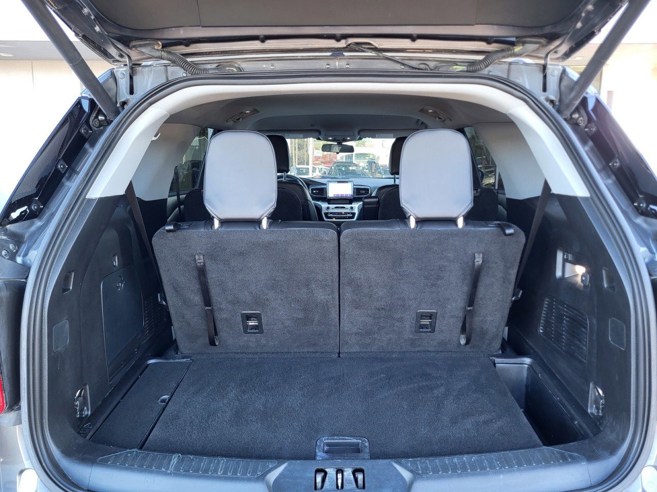 Used 2021 Ford Explorer XLT w/ Equipment Group 202A image 16