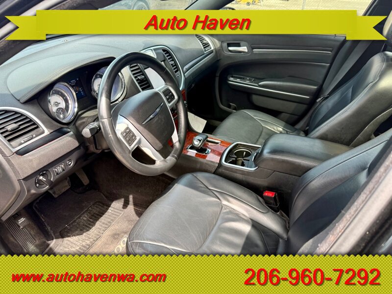 Used 2014 Chrysler 300 RWD image 8