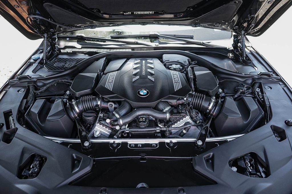 Used 2026 BMW M850i xDrive w/ M Carbon Exterior Package AWD/4WD image 26