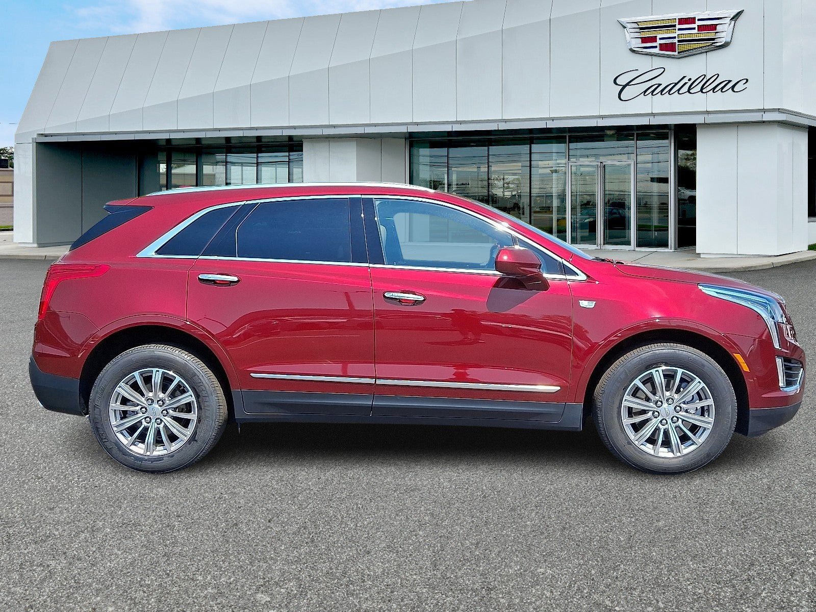 Used 2017 Cadillac XT5 Luxury w/ Driver Awareness Package AWD/4WD image 7