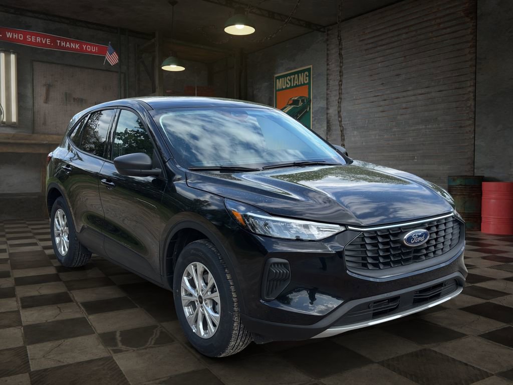 Certified 2025 Ford Escape Active AWD/4WD image 2