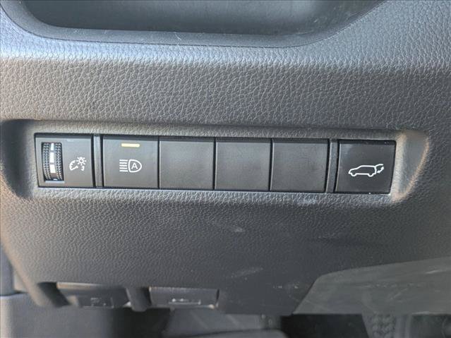 Used 2022 Toyota RAV4 XLE w/ Convenience Package FWD image 10