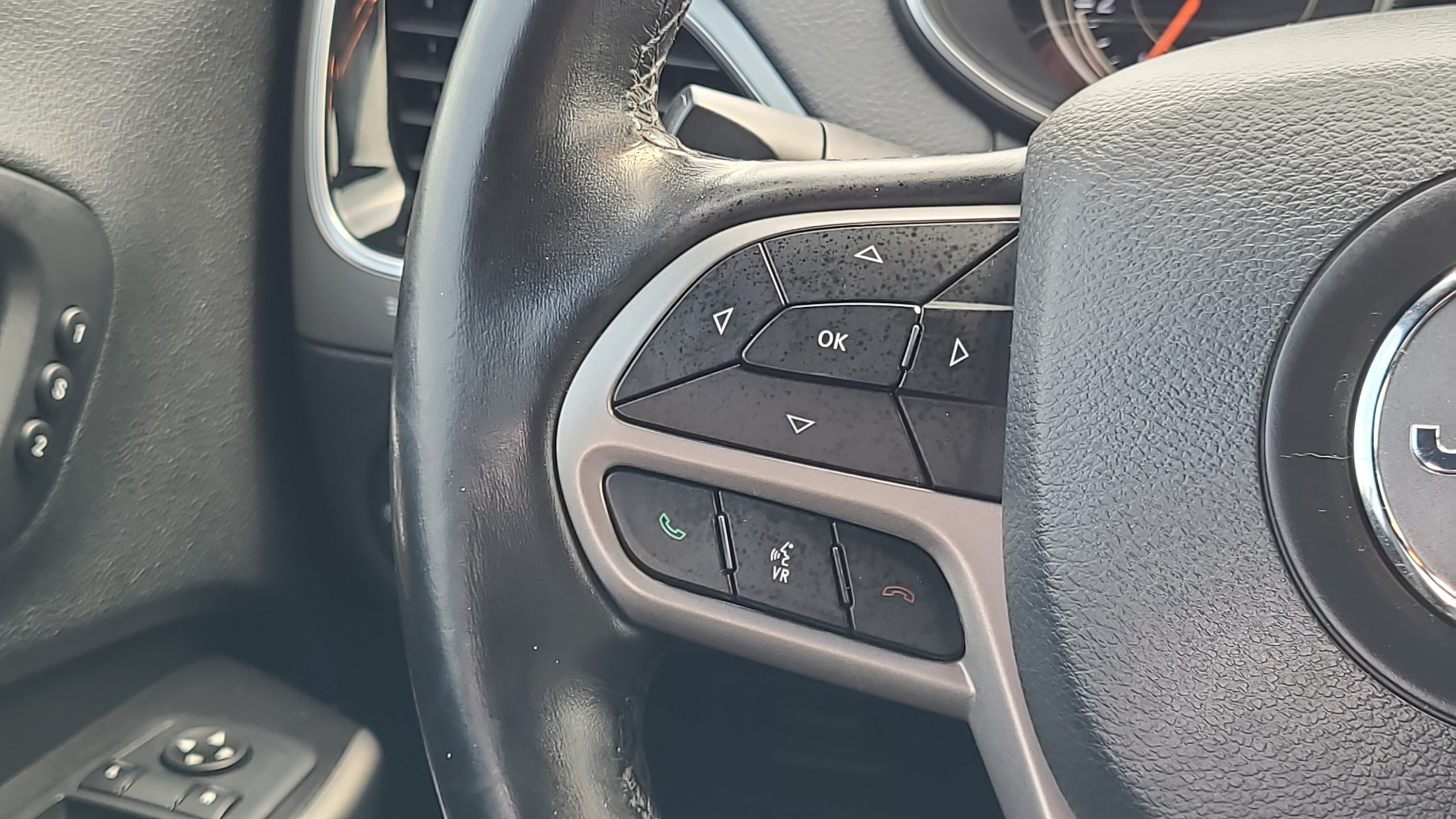 Used 2021 Jeep Cherokee High Altitude AWD/4WD image 14
