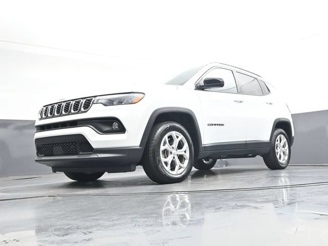 Used 2024 Jeep Compass Latitude AWD/4WD image 37