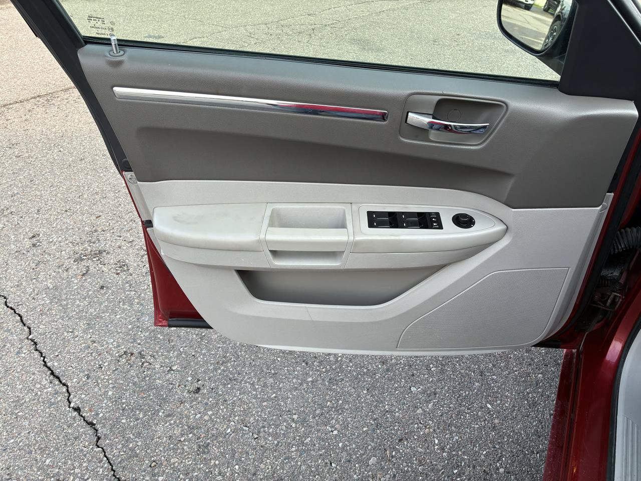 Used 2008 Chrysler 300 Touring RWD image 9