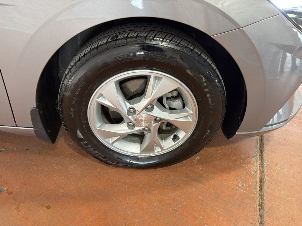 Certified 2022 Hyundai Elantra SE image 10