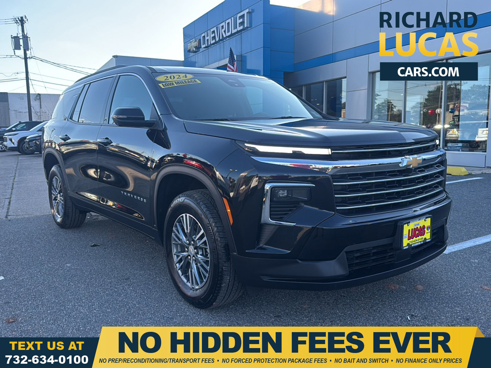 Used 2024 Chevrolet Traverse LT w/ LPO, Floor Liner Package