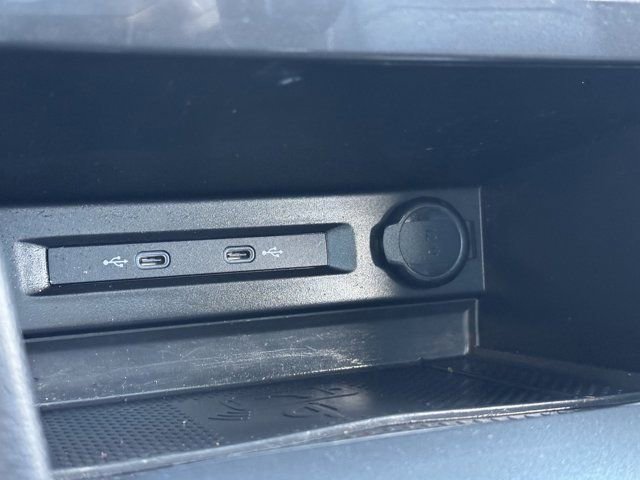 Used 2022 Volkswagen Tiguan SEL R-Line AWD/4WD image 32