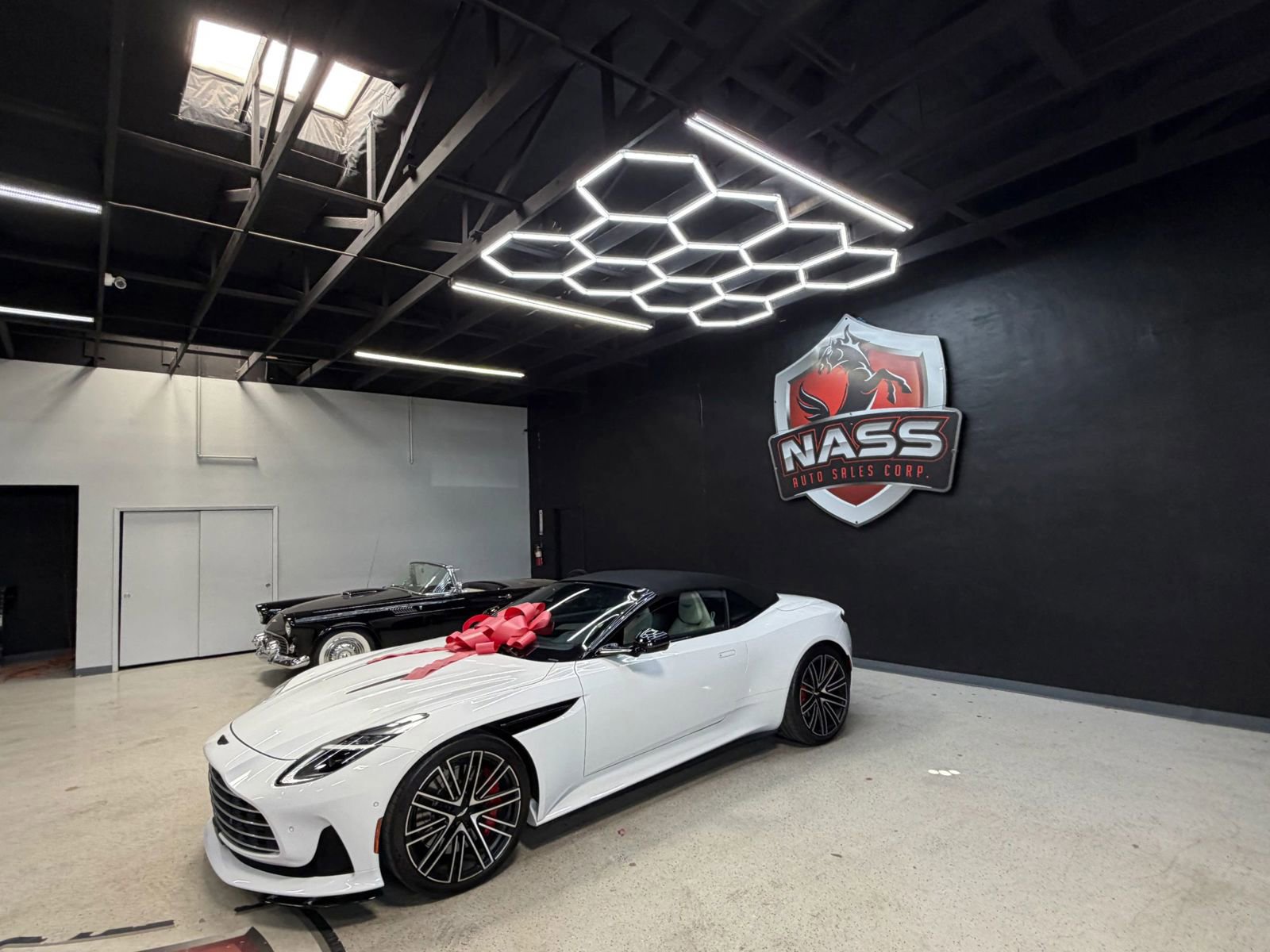 Used 2024 Aston Martin DB12 Convertible RWD image 2