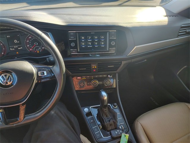 Used 2021 Volkswagen Jetta SE w/ SE Cold Weather Package image 23