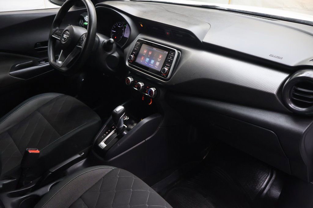Used 2020 Nissan Kicks S image 10